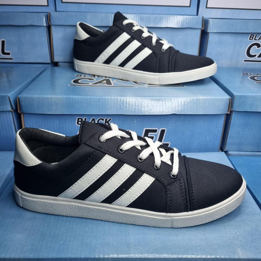 UrbanFlex™ Black Sneakers – Limited Edition